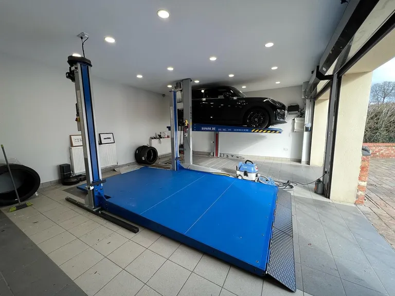 Strongman Lifts - Tongland high quality European car lifts