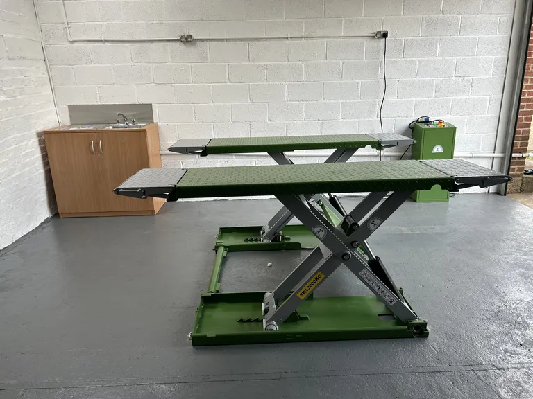 Strongman Lifts - Clifton Heavy duty auto scissor lift
