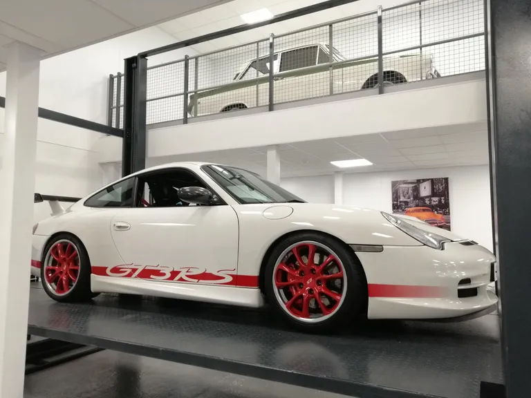 Strongman Lifts - Bannockburn lifting sports car to another level