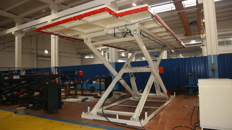 Strongman Lifts - Heavy duty complex lifting scissor equipment